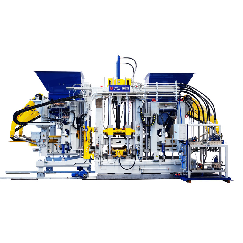 Quelle est la capacité de production de la machine de fabrication de blocs QGM pour un usage quotidien ?